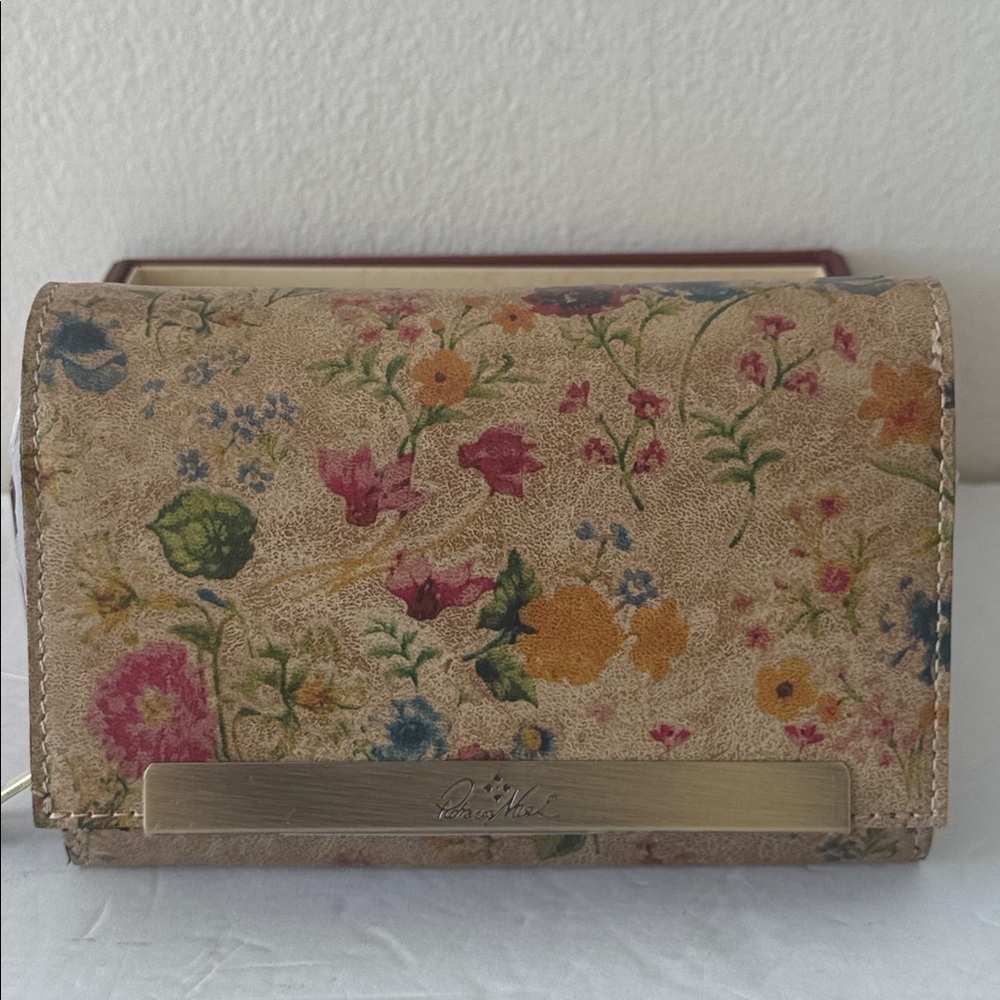 PATRICIA NASH Cametti floral leather RFID trifold wallet Prairie Rose Tan Red - Picture 5 of 14